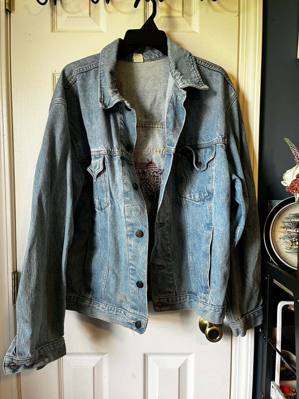 Vintage Hand-Embroidered House Scene Denim Trucker Jacket XL